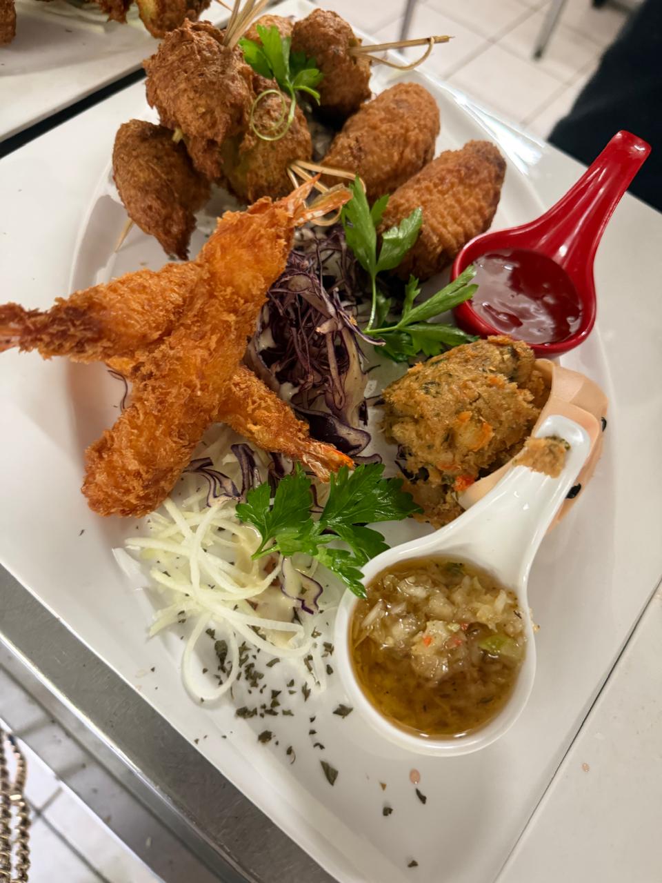 Plat créole servi chez Kay Mimi